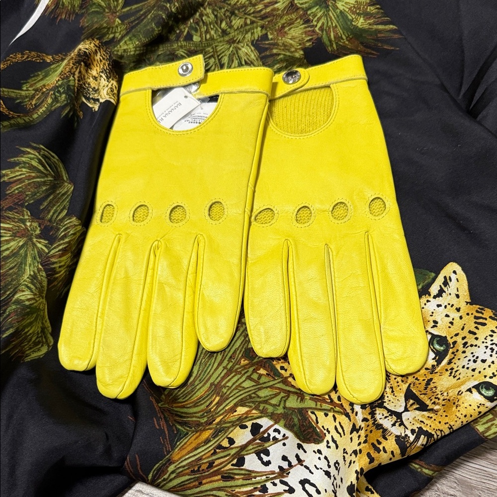Banana Republic Leather Gloves - Picture 3 of 3